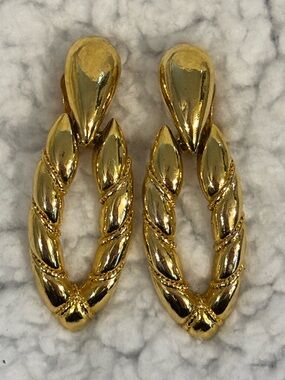 Vintage Gold Tone Twisted Oval Drop Clip On Earrings Rope Statement Dangle